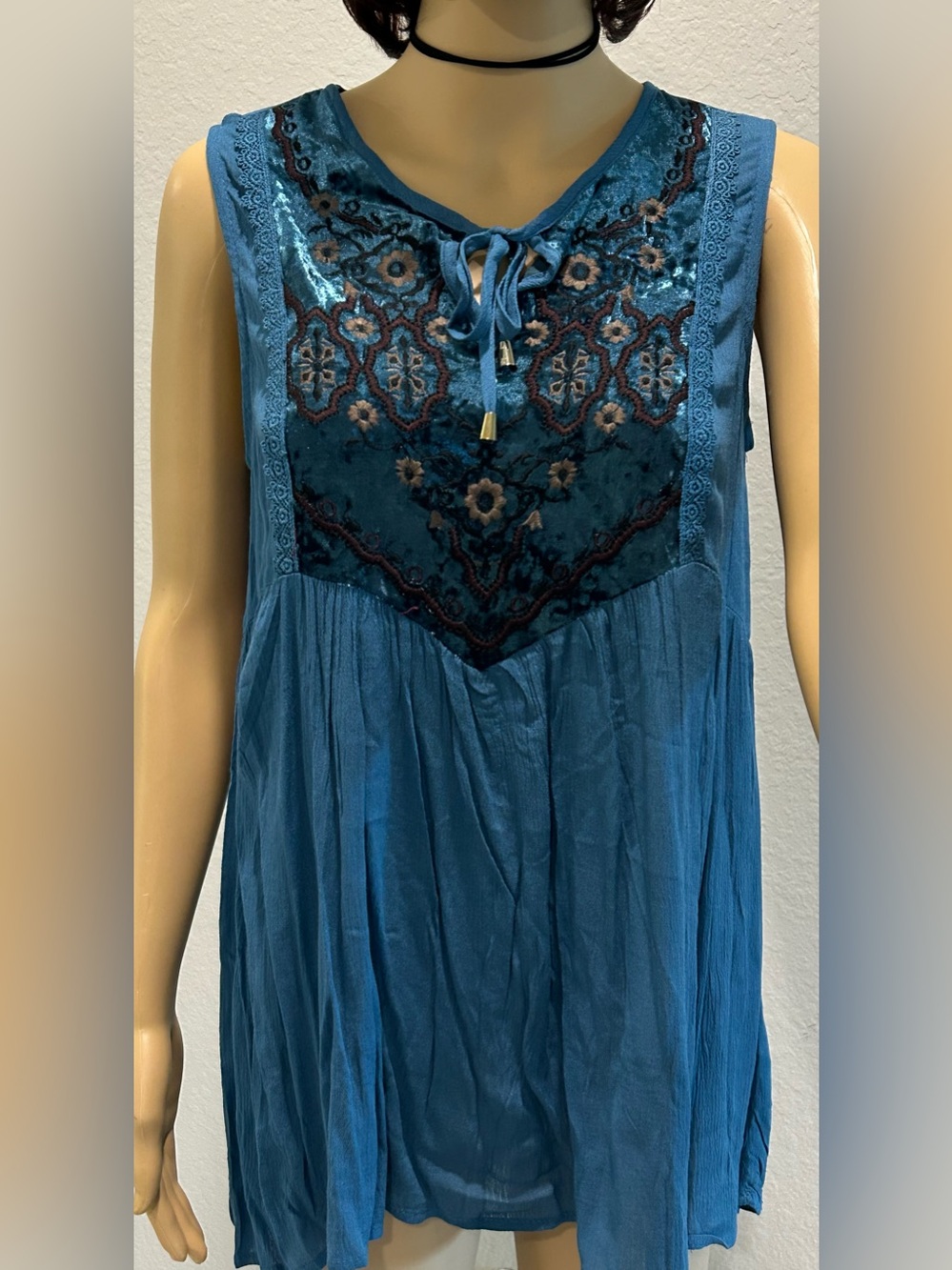 Suzanne Betro Teal Embroidered Velvet Yoke Tank